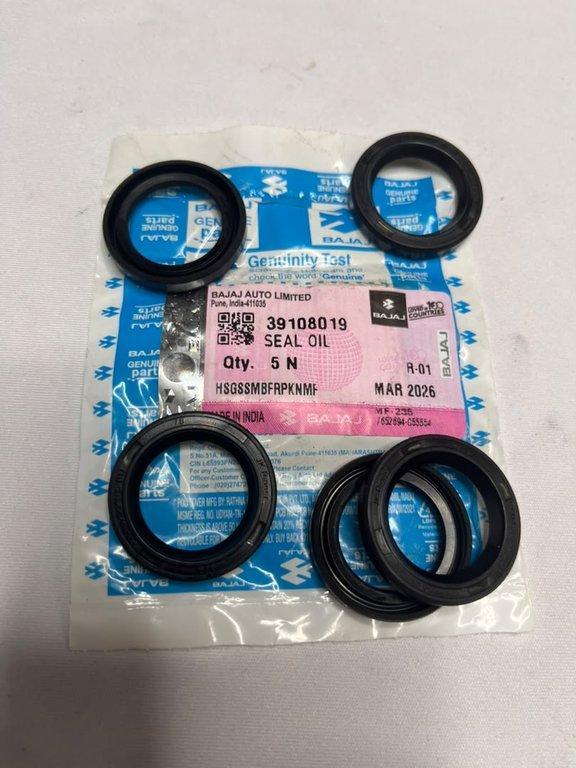 Bajaj=Seal Oil - Small Sprocket=BM100KS